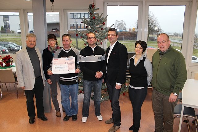 Scheck&uuml;bergabe (Foto: Gisela Reinhardt)