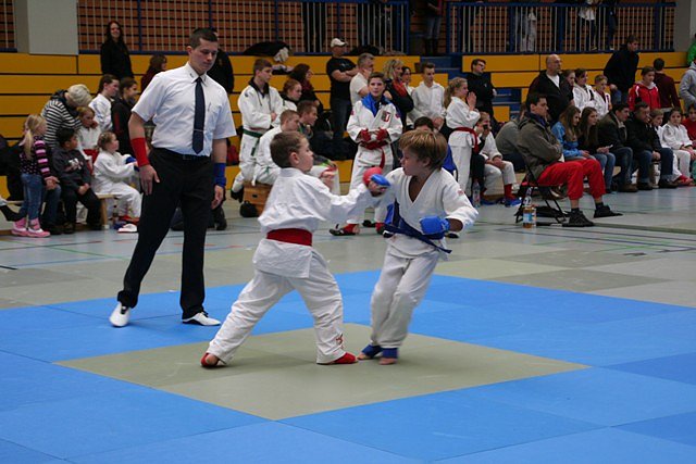 Jona schlöbe bedrängt seinen Gegner (Foto: Gerald Eckert) Jona schlöbe bedrängt seinen Gegner (Foto: Gerald Eckert)