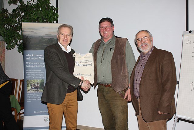 Hans-Peter Fa&szlig;binder erhielt Plakette (Foto: Jennifer Stolze)