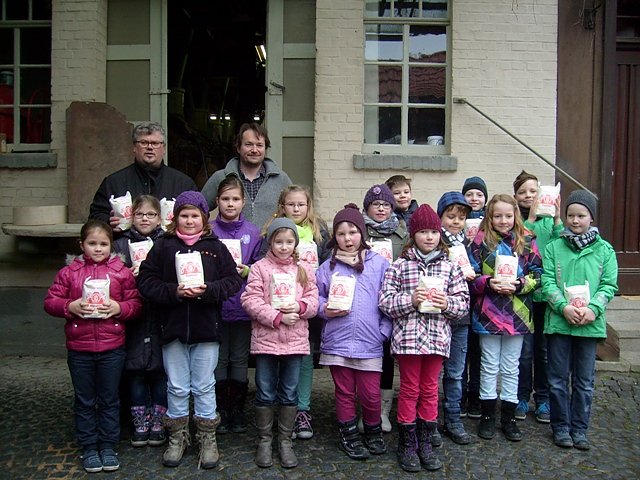 Zu Besuch beim Müller (Foto: Pfarramt Geisleden) Zu Besuch beim Müller (Foto: Pfarramt Geisleden)