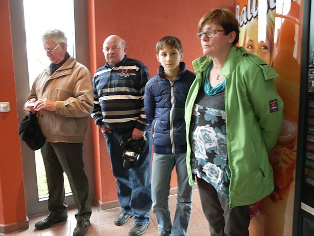 Übergabe Saunaliegen (Foto: Ilka Kühn) Übergabe Saunaliegen (Foto: Ilka Kühn)