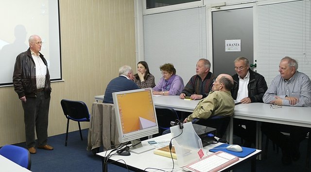 Begrüßung durch Dr. Löffelholz (Foto: Ilka Kühn) Begrüßung durch Dr. Löffelholz (Foto: Ilka Kühn)