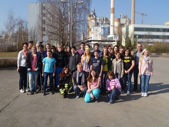 Unterricht im Zementwerk (Foto: Helga Hentrich)