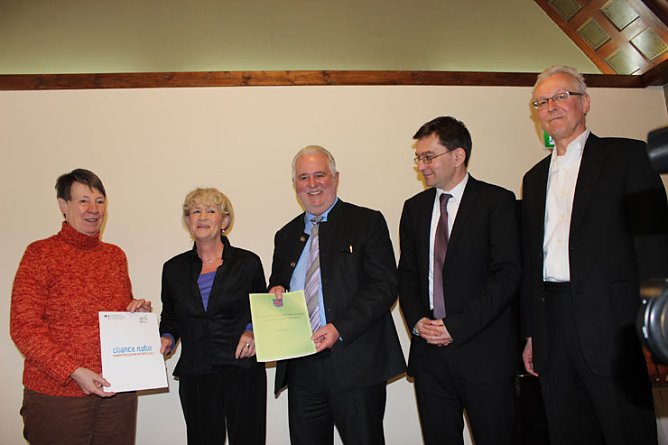 F&ouml;rderbescheid (Foto: Karl-Heinz Herrmann)