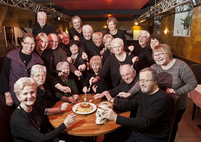 Die Silberdisteln freuen sich auf ihre fünfte Premiere (Foto: Roland Obst) Die Silberdisteln freuen sich auf ihre fünfte Premiere (Foto: Roland Obst)