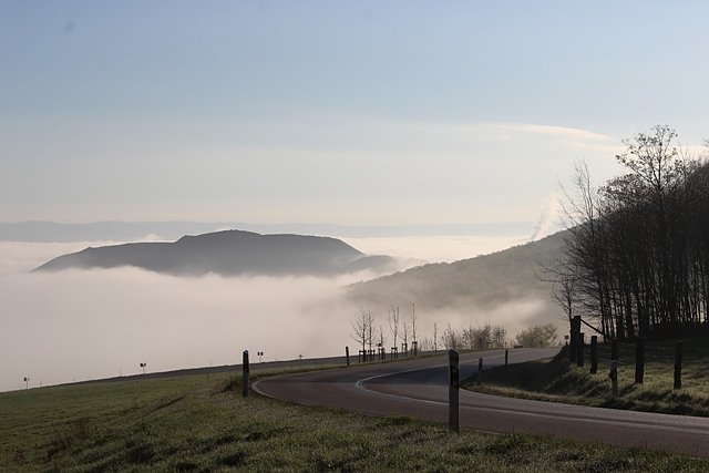 Morgend&auml;mmerung mit Blick auf den Kaliberg (Foto: Gisela Reinhardt)