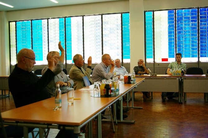 Wahlausschuss stimmt ab (Foto: Ilka K&uuml;hn)