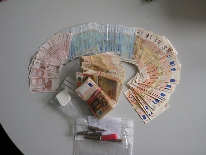 Die Beamten wurden fündig (Foto: Landeskriminalamt Thüringen) Die Beamten wurden fündig (Foto: Landeskriminalamt Thüringen)