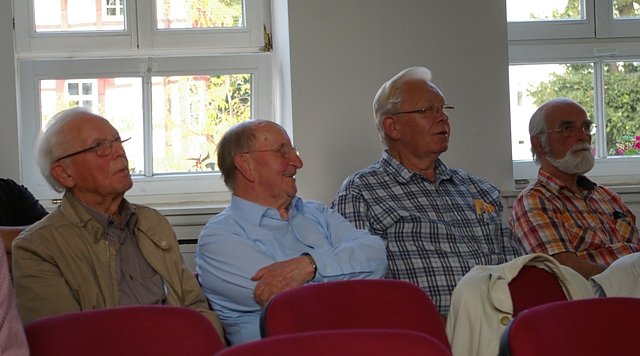 Theo Bauer (mitte) brachte einige Vorschläge (Foto: Ilka Kühn) Theo Bauer (mitte) brachte einige Vorschläge (Foto: Ilka Kühn)