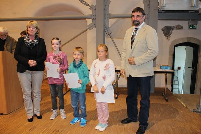 100 Werke der 8. JugendKunstBiennale (Foto: Karl-Heinz Herrmann) 100 Werke der 8. JugendKunstBiennale (Foto: Karl-Heinz Herrmann)