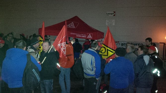 2. Warnstreik bei Magna (Foto: IG Metall) 2. Warnstreik bei Magna (Foto: IG Metall)