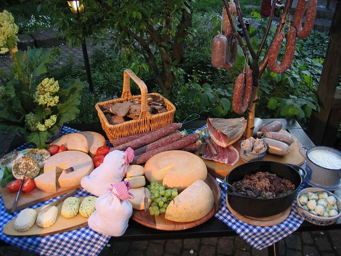 Gedeckte Tafel (Foto: Jausenstation)