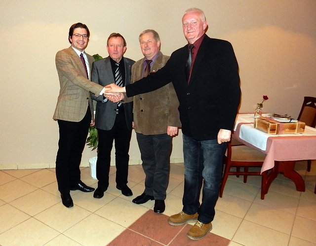 Händedruck für eine künftige Städtefreundschaft (Foto: M. Apel) Händedruck für eine künftige Städtefreundschaft (Foto: M. Apel)