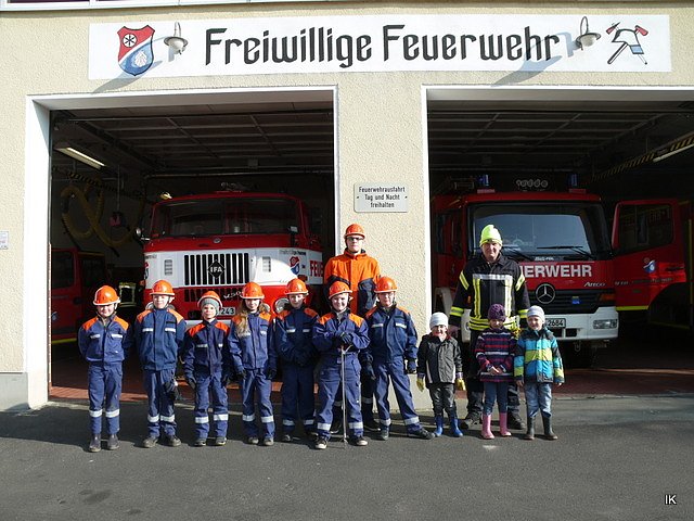 Jugendfeuerwehr (Foto: Ilka Kühn) Jugendfeuerwehr (Foto: Ilka Kühn)