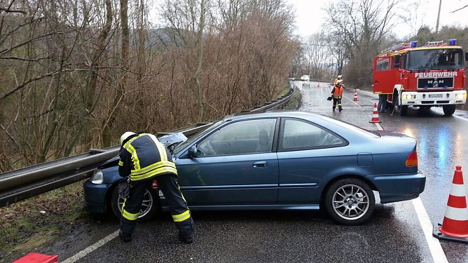 Leitplanke (Foto: Feuerwehr Heiligenstadt) Leitplanke (Foto: Feuerwehr Heiligenstadt)