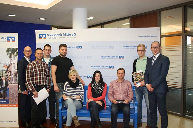 Apps-&Uuml;bergabe (Foto: Cornelia Curth-Scharf)