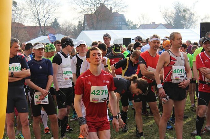 Marathonläufer unterwegs (Foto: Karl-Heinz Herrmann) Marathonläufer unterwegs (Foto: Karl-Heinz Herrmann)