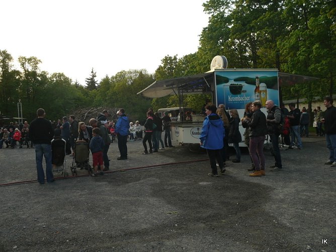 Maifeuer am Bärenpark (Foto: Ilka Kühn) Maifeuer am Bärenpark (Foto: Ilka Kühn)