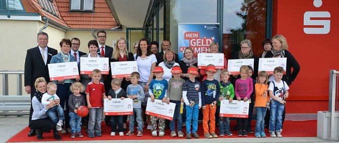 Spenden&uuml;bergabe (Foto: Ulrike Meyer)