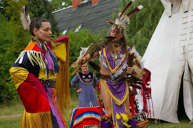 Hartmut Felber bringt das Indianerleben näher (Foto: Ilka Kühn) Hartmut Felber bringt das Indianerleben näher (Foto: Ilka Kühn)