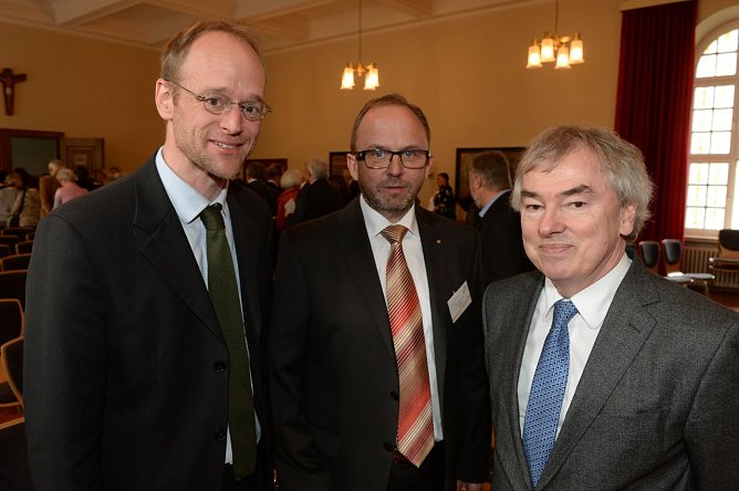 Dr. Bernd Uwe Althaus mit Gästen (Foto: KEG) Dr. Bernd Uwe Althaus mit Gästen (Foto: KEG)