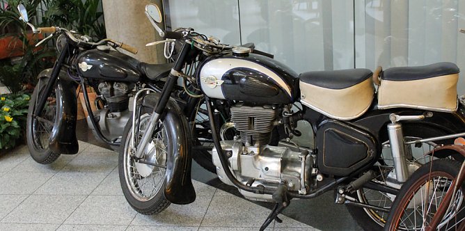 "Schätzchen" auf zwei Rädern (Foto: Karl-Heinz Herrmann) "Schätzchen" auf zwei Rädern (Foto: Karl-Heinz Herrmann)