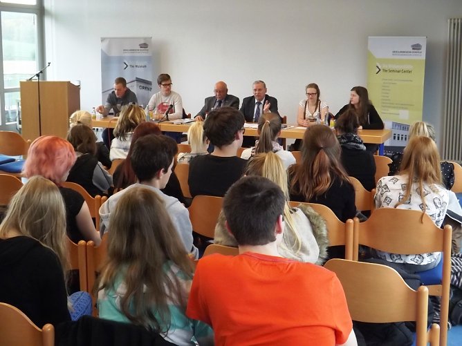 Zeitzeugengespr&auml;ch (Foto: Iris Pfaff)