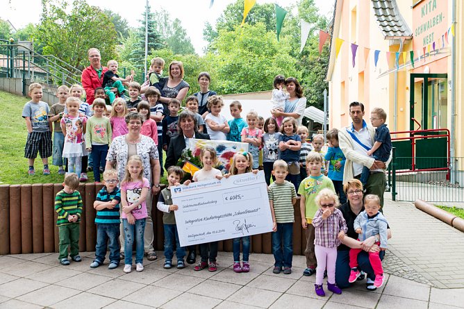 Scheck-&Uuml;bergabe (Foto: Studio 1)