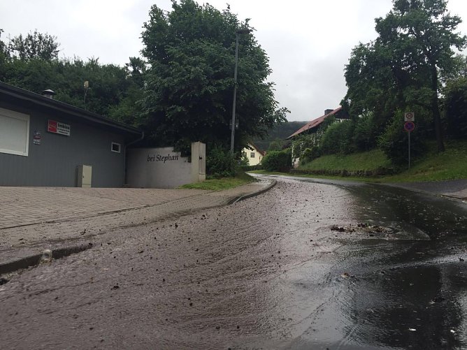Wasser (Foto: Feuerwehr Heiligenstadt) Wasser (Foto: Feuerwehr Heiligenstadt)