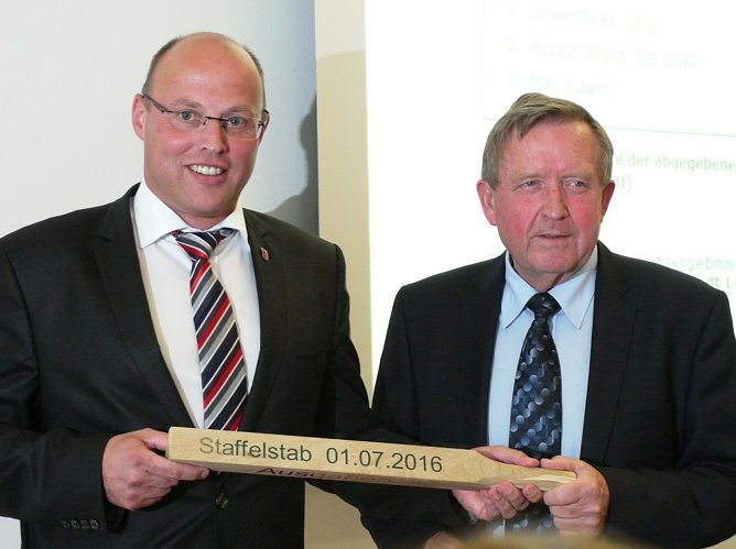 Übergabe Staffelstab (Foto: Ilka Kühn) Übergabe Staffelstab (Foto: Ilka Kühn)