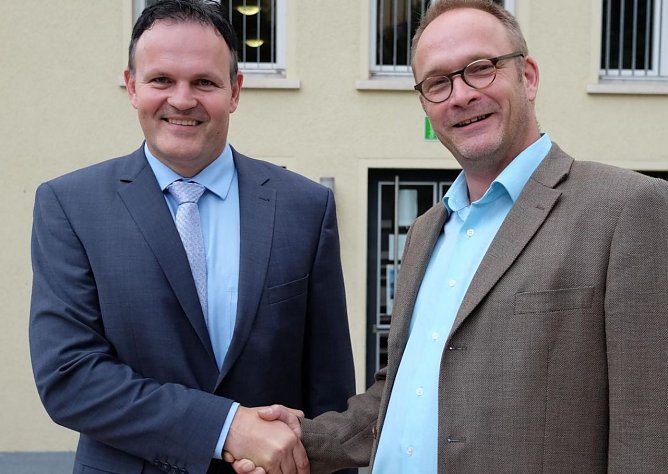 Gratuliert (Foto: Tina Bergknapp/HSN)