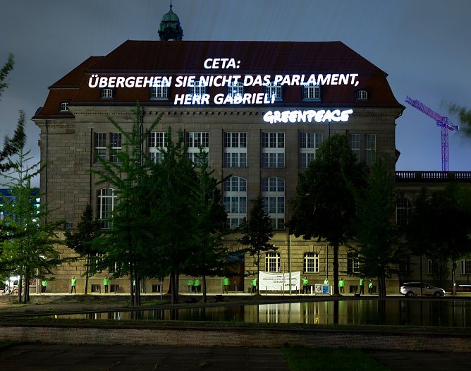 Angeleuchtet (Foto: Daniel M&uuml;ller/Greenpeace)