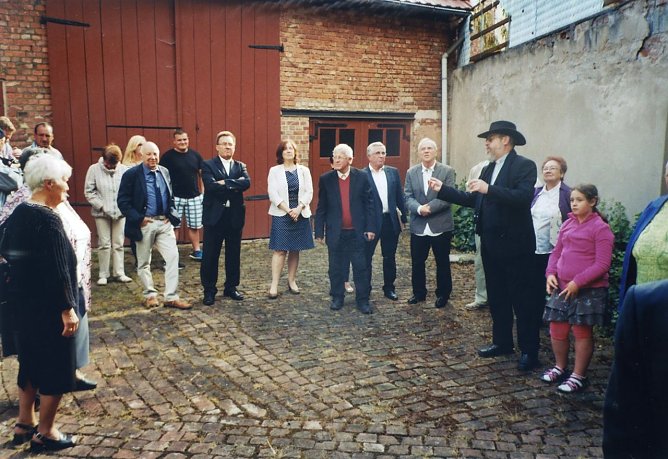 Enth&uuml;llung der Tafel (Foto: G. Germeshausen)