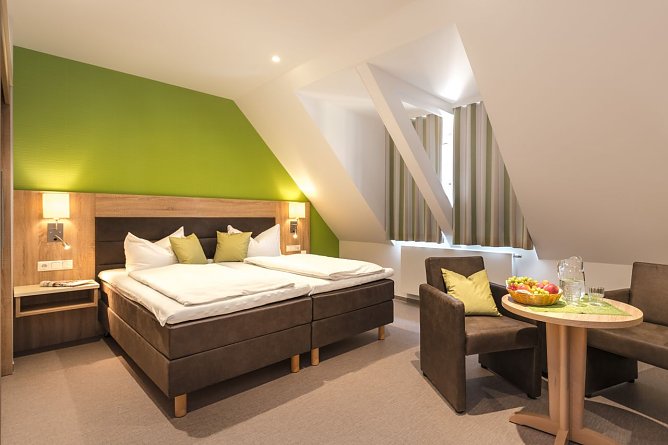 Erstes Zimmer modernisiert (Foto: Andrea Waldmann)