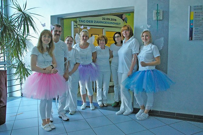 Team Praxisgemeinschaft Müller-Greinemann (Foto: Ilka Kühn) Team Praxisgemeinschaft Müller-Greinemann (Foto: Ilka Kühn)