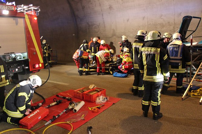 &Uuml;bung Heidkopftunnel (Foto: Feuerwehr Heiligenstadt)