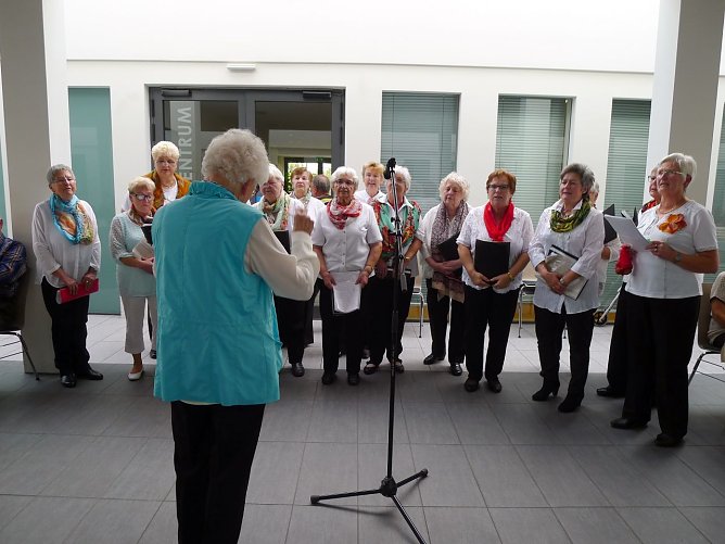 Chor (Foto: Werner Probst) Chor (Foto: Werner Probst)