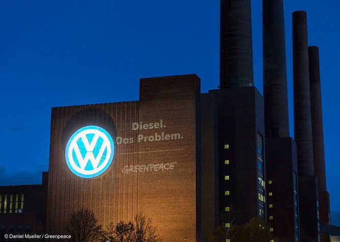 Angestrahlt (Foto: Daniel M&uuml;ller/Greenpeace)