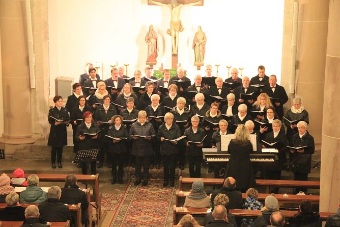 Chor (Foto: Michael Apel)