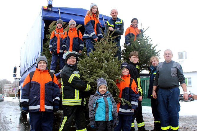weihnachtsbaumaktion (Foto: Lurch)