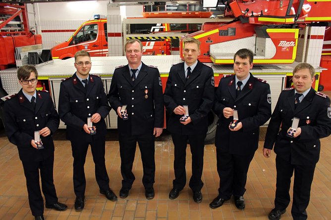 Bef&uuml;rderungen und Auszeichnungen (Foto: Feuerwehr Heiligenstadt)