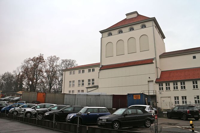 Ein Anbau k&ouml;nnte mehr Platz schaffen und bessere Arbeitsbedingungen bieten (Foto: Angelo Glashagel)