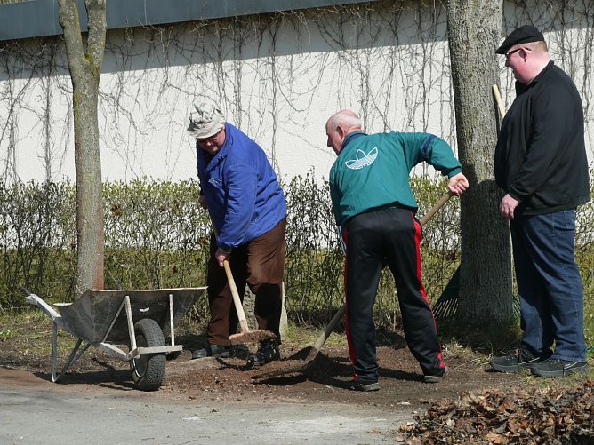 Frühjahrsputz in Worbis (Foto: Archiv Ilka Kühn) Frühjahrsputz in Worbis (Foto: Archiv Ilka Kühn)