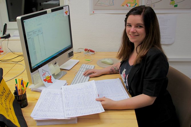 Erfassen der Unterschriften (Foto:  Gerald R. Fischer)