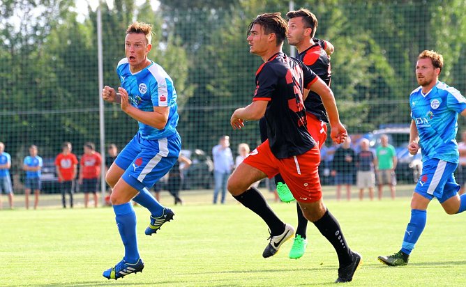 In einem Testspiel in Vorbereitung auf die Saison 2016/17 gewann Wacker 3:2 in Wei&szlig;ensee. (Foto: Bernd Peter)