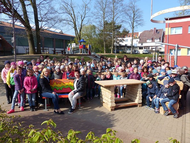 Bank (Foto: Hentrich-Grundschule) Bank (Foto: Hentrich-Grundschule)