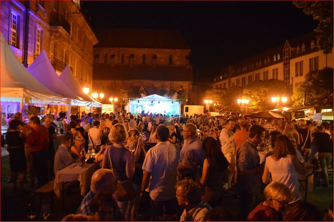 Weinfest (Foto: Rüdeiger Eckart) Weinfest (Foto: Rüdeiger Eckart)