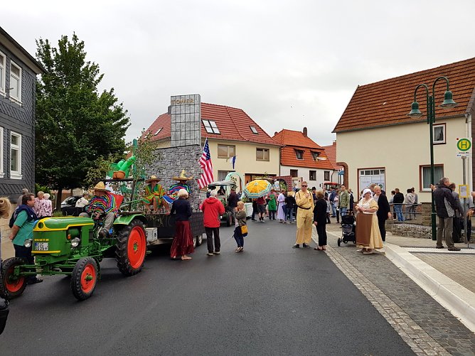 Kirmesumzug (Foto: Michael Apel)