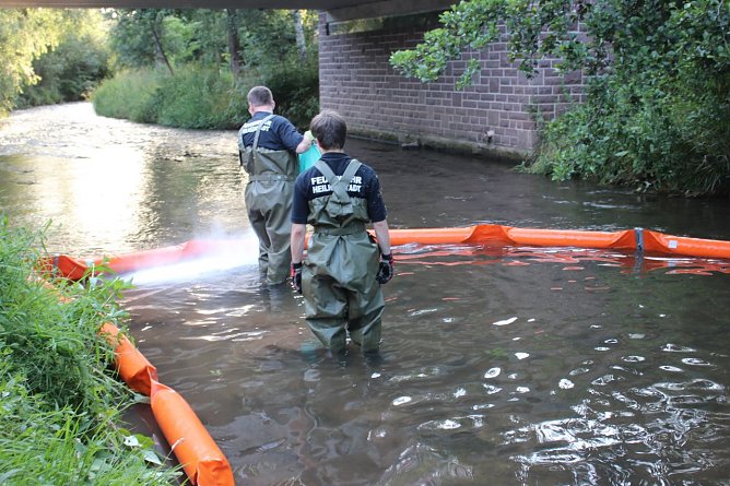 &Ouml;lsperre (Foto: Feuwerwehr Heilibad Heiligenstadt)