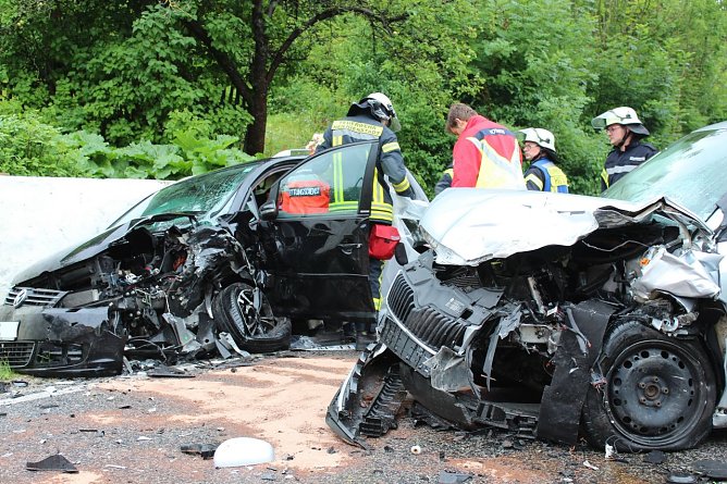 Unfall Geisleden-Heiligenstadt (Foto: Feuwerwehr Heilibad Heiligenstadt) Unfall Geisleden-Heiligenstadt (Foto: Feuwerwehr Heilibad Heiligenstadt)